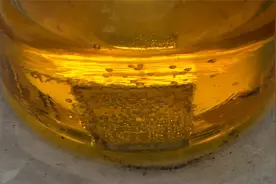 能一秒钟溶解黄金的液体，王水到底有多神奇？原理又是什么？视频封面