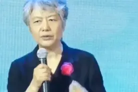 青春期孩子荷尔蒙旺盛，该怎么办呢？家长又该做些什么？视频封面