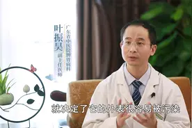 吃小龙虾，会引发急性胃肠炎？医生不建议你碰虾头里的“黄”视频封面