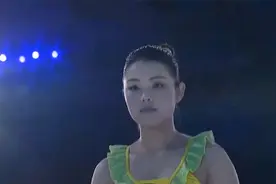 综艺：王莎莎不但长大了，还玩起了跳水，女大十八变啊视频封面