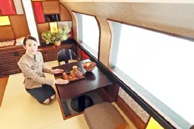 原来日本的火车卧铺是这样的，中国网友：有对比才有伤害视频封面