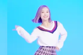 DreamNote女团可爱的校园风舞姿太抓眼球，紫色头发超吸睛！视频封面
