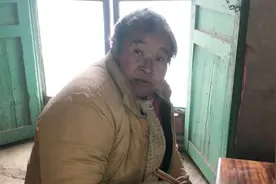 农村50岁大娘家太穷了，一顿饭只吃1个馒头能吃饱吗？看大娘咋说视频封面