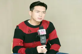 李现被问：和杨紫之间最搞笑或尴尬的事，说完自己都笑了视频封面