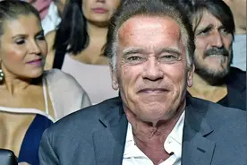 阿诺谈防疫被翻车，只因“去你的自由”一句话被全网暴锤！视频封面