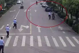 男子酒后骑摩托 遇到交警转身就跑 最后被逮住罚款1500元视频封面