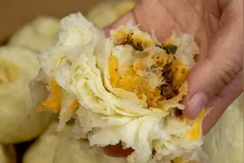 千层破酥包详细做法，皮酥肉香，层次分明特别好吃视频封面
