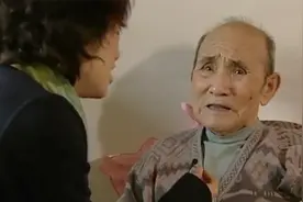 蹬三轮15年捐款35万，九旬老人：这是我给孩子们的最后一笔钱视频封面