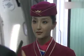 云上的诱惑：经过劝阻乘客无效, 机长命令关闭舱门, 甩客起飞!视频封面