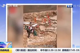 厉害！爸爸为10岁儿子买玩具拍“百集连续剧”，儿子被众同学羡慕视频封面