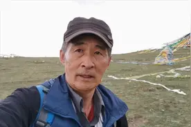 带朋友看看海拔4300米的青海玛多县城视频封面