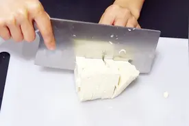 原来豆腐这样切，一点也不粘刀，又学一招视频封面