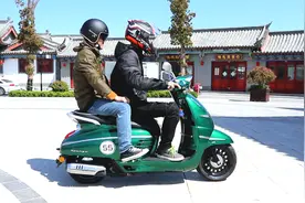 坐两人也不挤的小踏板，试驾标致姜戈150，老王超喜欢视频封面