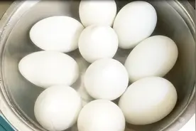 鹅蛋学会这样做，比吃肉还香，一次秘制10个，待客也有面子，解馋视频封面