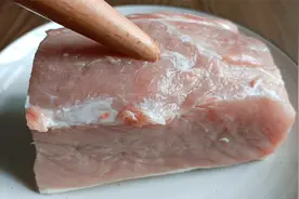 炒瘦肉时，发柴嚼不动，分享一招，做出来吃着像豆腐一样滑嫩视频封面