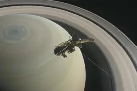 登陆土卫六：伴随土星13年的探测器，人类第一个登陆的土星卫星！视频封面