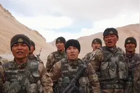 致敬！河谷守防官兵唱响祖国不会忘记视频封面