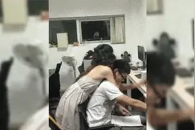 原来不叫电灯胆叫自拍杆了视频封面