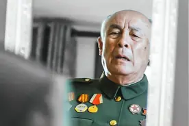 志愿军一等功臣刘祚坤，放弃工作回乡务农，后为孙子参军亮明身份视频封面