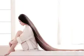 有些女生喜欢扎着头发睡觉，这样做会有什么后果呢？视频封面