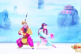 猴戏传人重演《大闹天宫》，台上与哪吒打斗不忘脸上动作，太专业视频封面