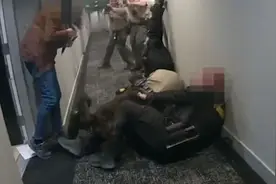 美国加州一华裔女子被警察开枪打死，现场视频披露细节！视频封面