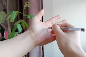手上有一个胃部反射区，每天推一推，清泄胃热，整个胃都舒服了视频封面