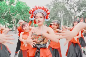 最近很火的越南女歌手，4首神曲太上头了，网友：我们要输了？视频封面