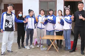 妈妈外出7：可可来到二舅家，孩子们热情招待，可可能开心起来吗视频封面