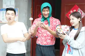 妈妈过生日，小甜甜亲手折了一整盒小爱心做礼物，女儿真是长大了视频封面