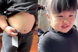 1岁萌宝裤子扣不上拿上衣遮肚子，妈妈：她有点超高超重了视频封面