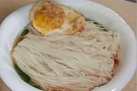 葱花面，这样简单一做，汤清味鲜，好吃不油腻，太香了