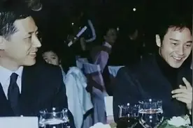 倾尽家产守护张国荣，后继承数亿遗产，唐鹤德为爱单身至今视频封面