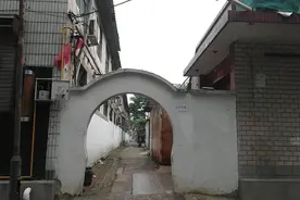 石家庄的城中村，这里住着几千名外来大学生，村里环境是这样的视频封面