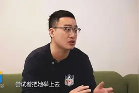 山东小伙不顾寒冷，跳水救人，事后因单身被众人热情介绍对象视频封面