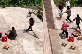 四川男生偷领女友回家，家人前秒淡定各忙各下秒瞬间沸腾：有排面视频封面