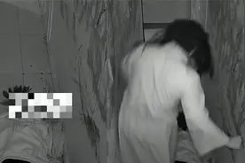女生玩密室逃脱被吓晕，醒来睁眼看到NPC脸又吓晕，最后被抬下楼视频封面