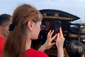 外国小姐姐科普“红船”故事，中国这段百年历史引发海外网友热议视频封面
