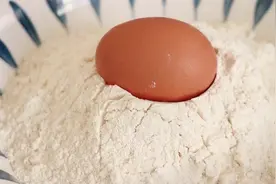 面粉里加一个鸡蛋，教你新吃法，不煎不炸，营养解馋，孩子超爱吃视频封面