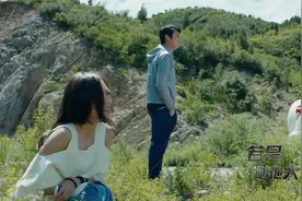 八大爆笑采访现场：于莎莎随地大小便，被中央电视台直播！视频封面