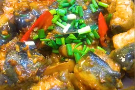 红烧淡水鱼，还是妈妈教的做法最好吃，加上3块豆腐乳，太下饭了视频封面