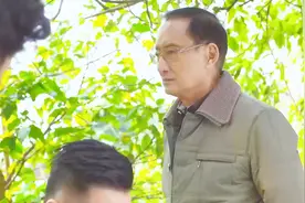 二胎时代：父母掏出了一生积蓄买房子，这就是中国是家庭的悲哀！视频封面