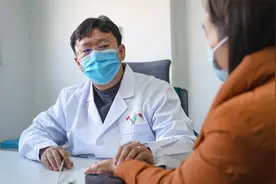 河南省级知名中医专家、医学博士杨强坐诊郑州市第一按摩医院视频封面