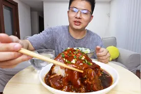 外卖的猪脚饭没吃过瘾，动手做道扒肘子解解馋，吃肉还得是它视频封面