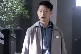 雪花飘：长天在学校上课，楼道看见大一女孩，长天和女孩都愣住了视频封面
