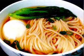 爱吃面条的要收藏，3两面条1个蛋，不到2块1大碗，营养美味真实惠视频封面