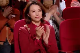 央视主持人康辉读绘本，播音腔一出口，台下的董卿都被惊艳了！视频封面