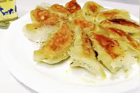 一分钟学会，肉三鲜的冰花锅烙，你是这样做的吗？视频封面