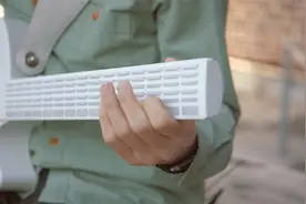 指板全是按键的吉他，你见过吗？视频封面