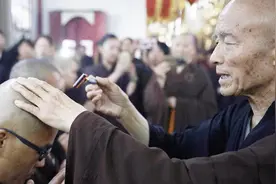 中国首个剃发为僧的富豪，抛弃妻儿隐居11年，妻子拒绝与他相认视频封面